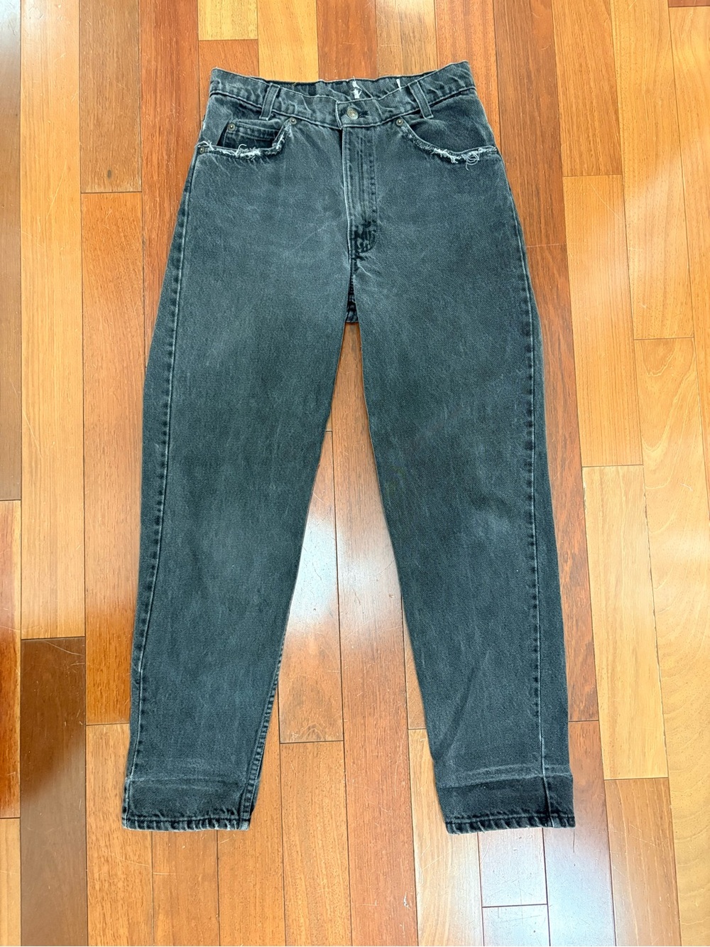 Vintage women levi’s 550 student fade black 30x30 orange tag USA distressed jean